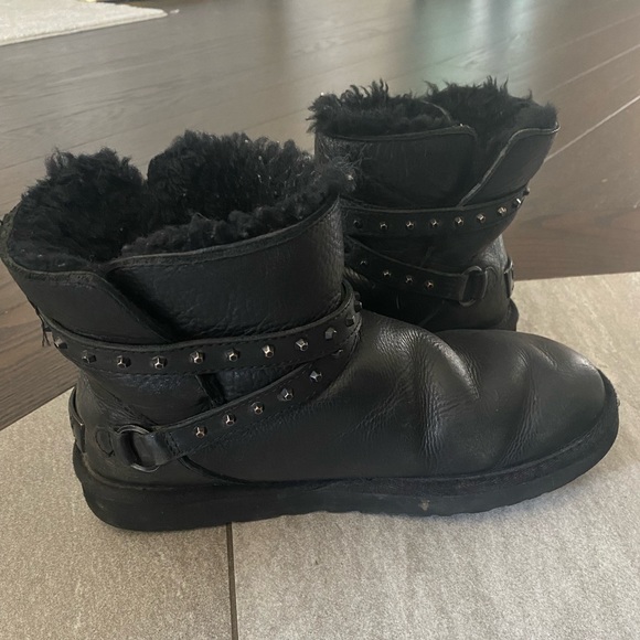Black Furry Warm Stone Uggs - Picture 2 of 4